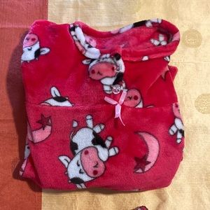 Super cute PJ set. Never worn
